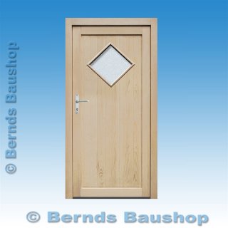 Holzhaustür unbehandelt in der Holzart Fichte; im oberen Drittel ein Glasausschnitt in Form einer Raute